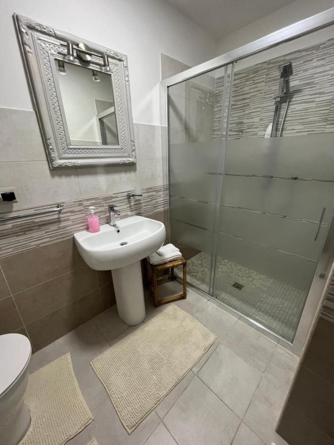 Francahouse Apartman Catania-Fontanarossai nemzetközi repülőtér Kültér fotó