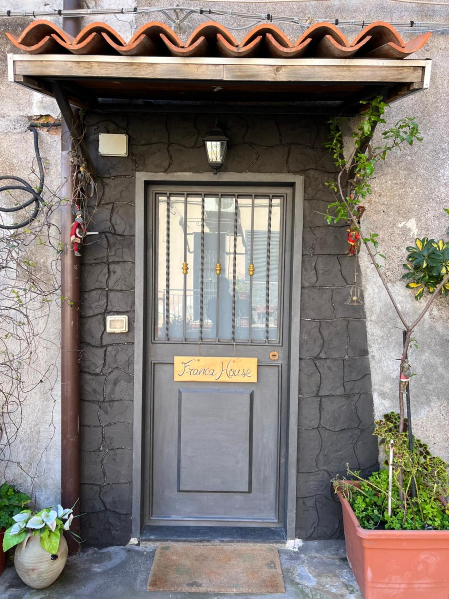 Francahouse Apartman Catania-Fontanarossai nemzetközi repülőtér Kültér fotó